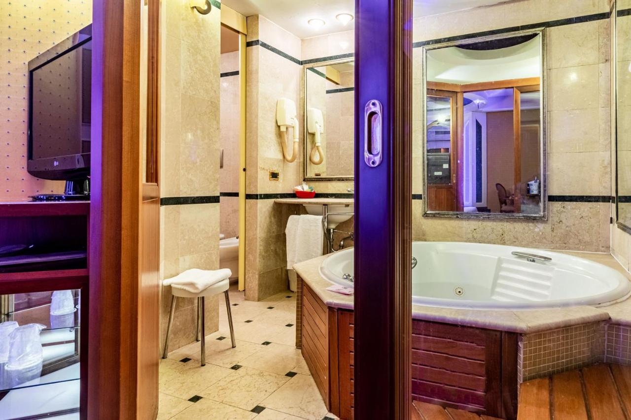 Hotel Motel Miami Pioltello Eksteriør billede