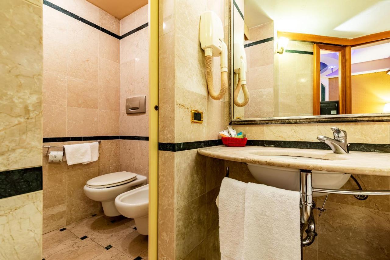 Hotel Motel Miami Pioltello Eksteriør billede